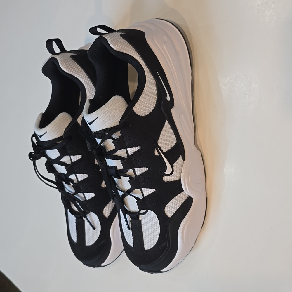 Nike Tech Hera Men's Sneakers